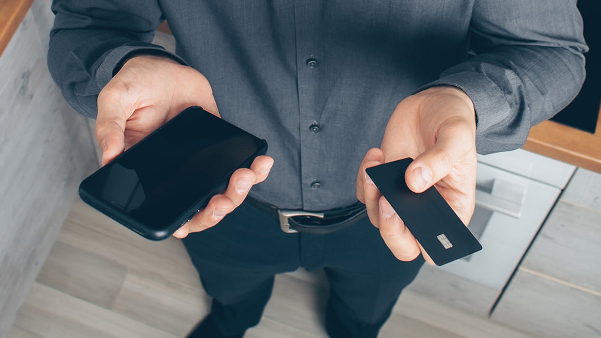 Occhio alla truffa del finto sms Unicredit: così ti svuota il conto