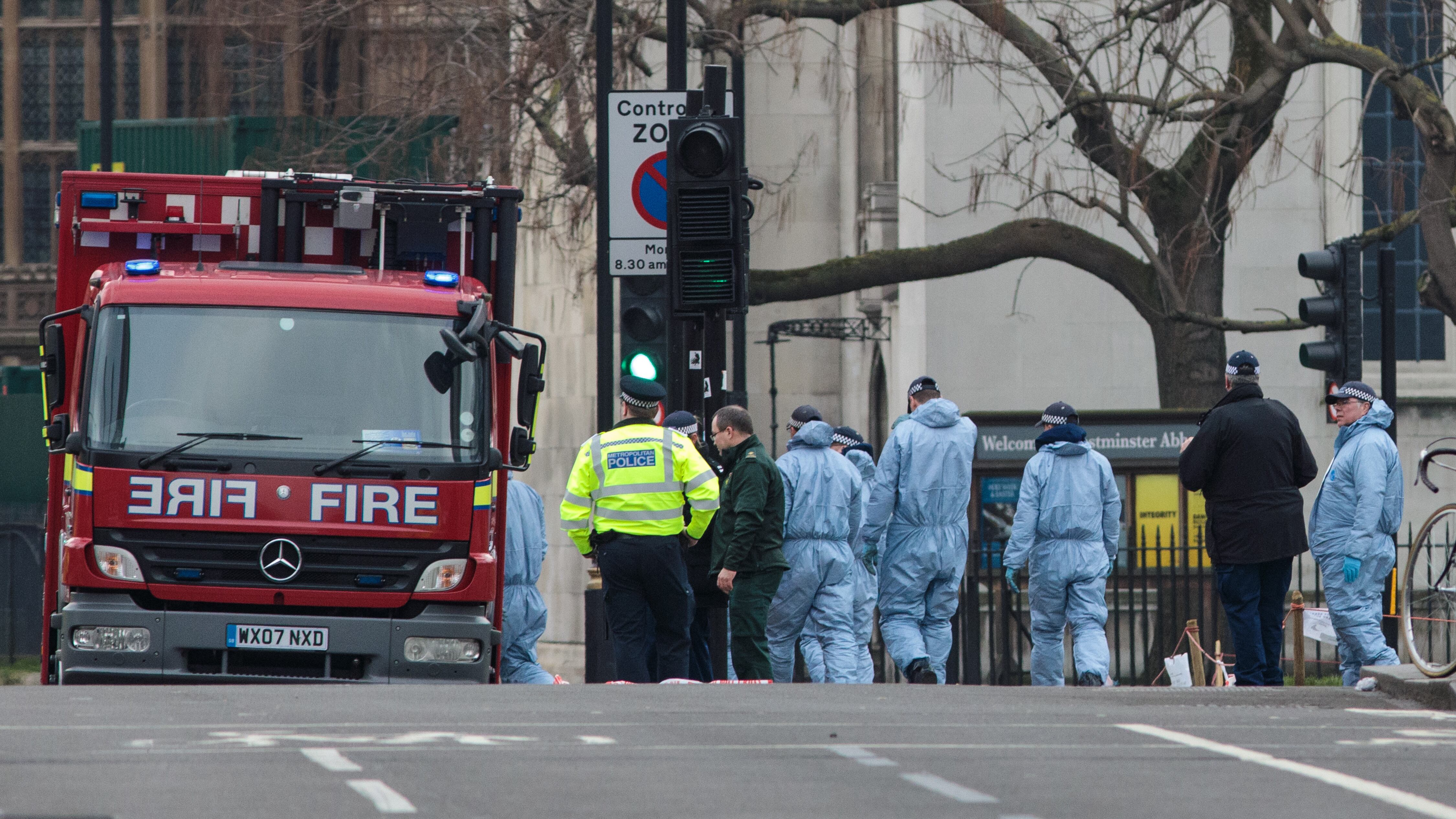 Londra, Isis rivendica l'attentato May: "Possibili nuovi attacchi"