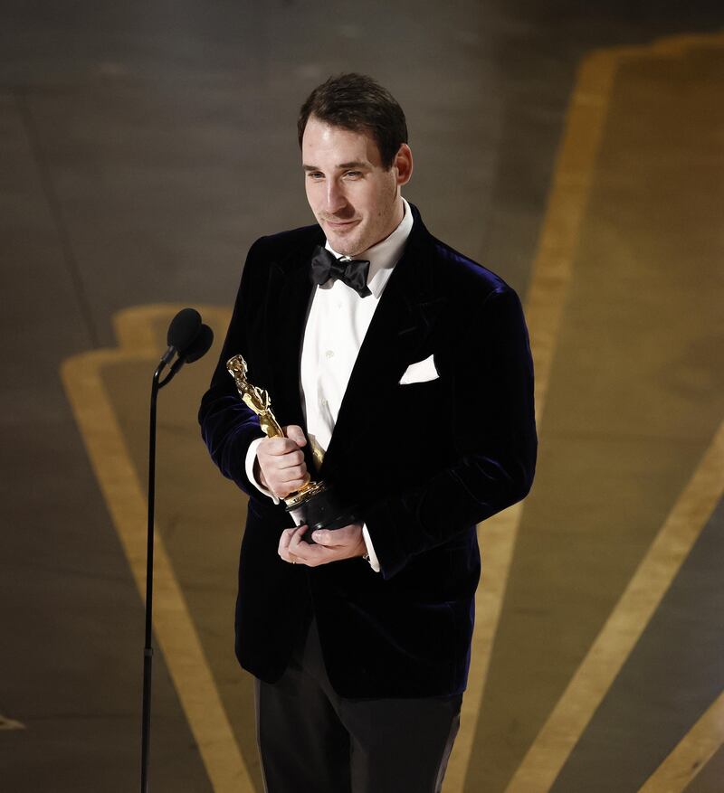 James Friend premiato con l'Oscar per la miglior fotografia per "Niente di nuovo sul fronte occidentale"