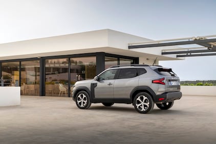 Dacia Duster 2024: guarda la gallery del nuovo SUV, anche ibrido o GPL 7
