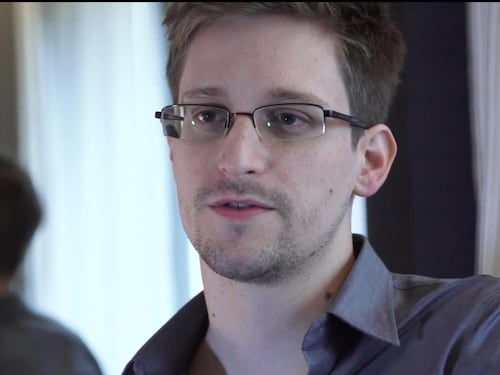 Cittadinanza russa a Snowden: la mossa di Putin per provocare gli Usa