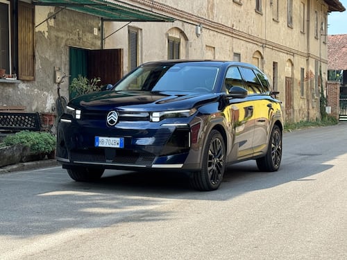 Citroën ë-C5 Aircross: comfort da ammiraglia e fino a 520 km di autonomia, la prova del SUV elettrico