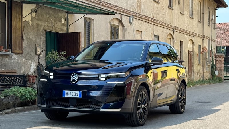 Citroën ë-C5 Aircross: comfort da ammiraglia e fino a 520 km di autonomia, la prova del SUV elettrico