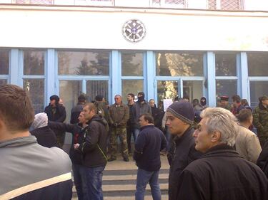 ESCLUSIVA: L'assalto alla base della Marina ucraina fotografata dal miliziano filo russo Maxim Lobinetsky 8