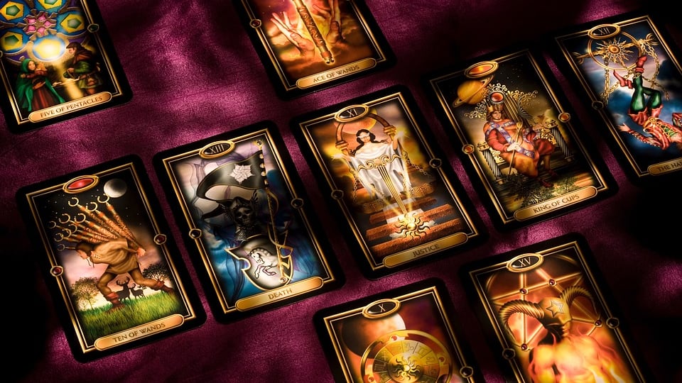 Torino, consorteria compiva stupri di gruppo durante le sedute spiritiche