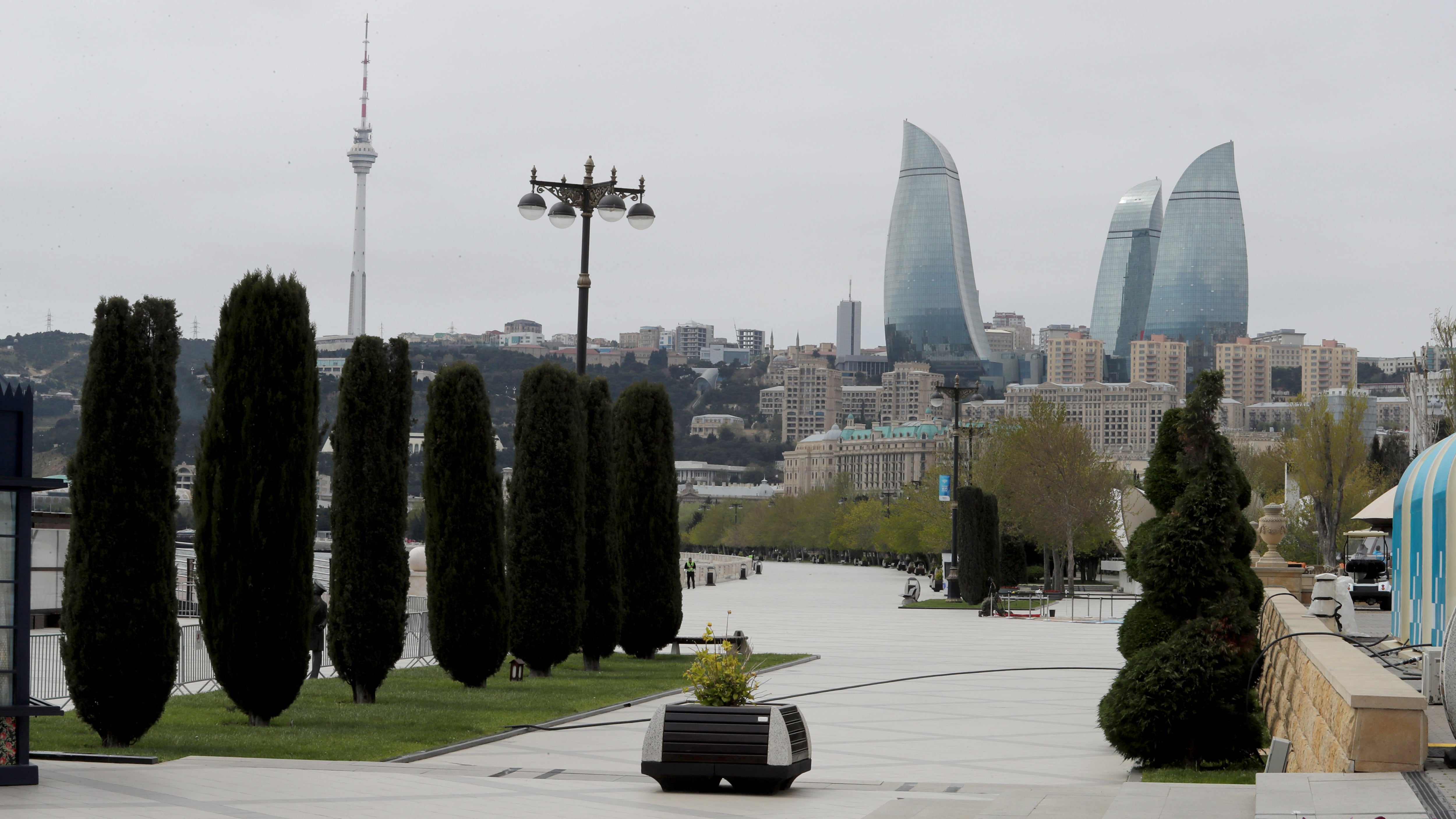 Scoprire Baku (e non solo) a bordo di un taxi
