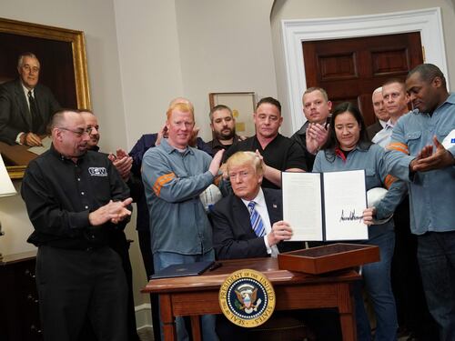 Trump approva i dazi, ma non per tutti i Paesi