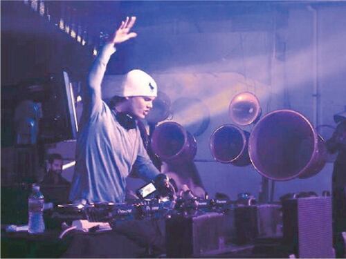 Le ombre sulla morte di Avicii: suicidio con un pezzo di vetro