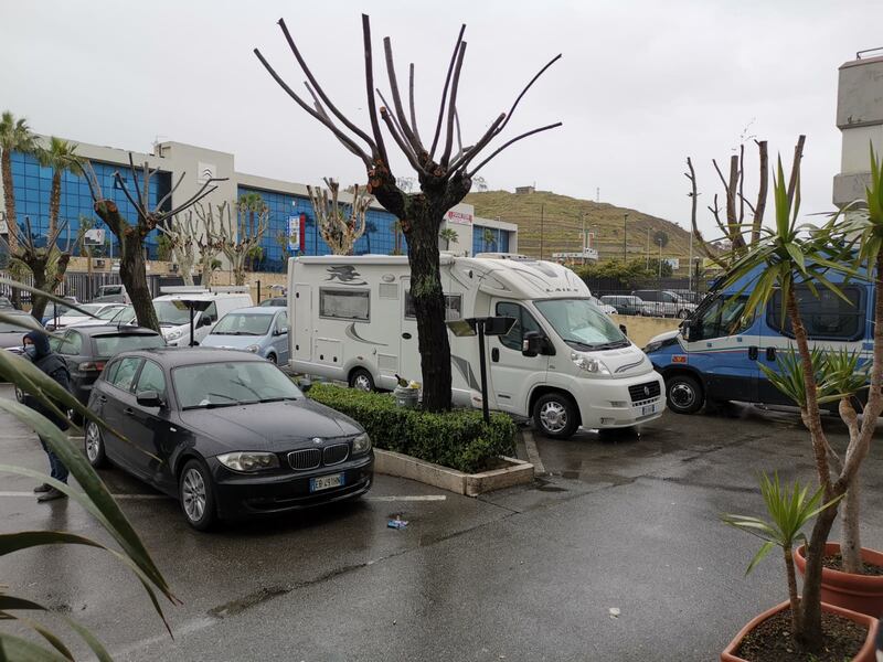 Messina, il sindaco si barrica nell'hotel 1