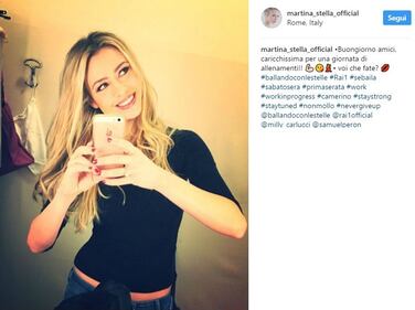 Martina Stella, le lentiggini seducono i social  4