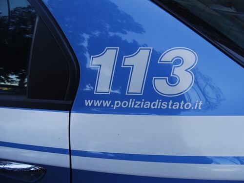 Tentano di rapinare due donne: arrestati in quattro