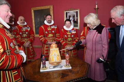 Il Principe Carlo e Camilla in visita alle Torre di Londra  7