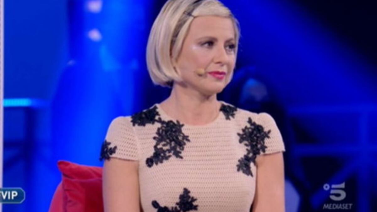 Antonella Elia si scaglia contro Samantha De Grenet. Scoppia la rivolta