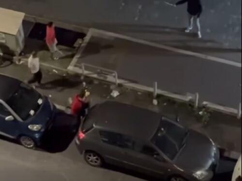Botte, bastonate e vetrine infrante: Roma ostaggio dei latinos