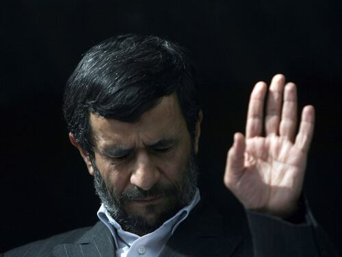 Ahmadinejad nel mirino dei magistrati: condannati suoi collaboratori