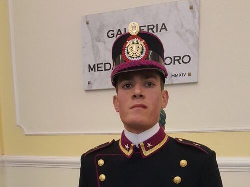"Sarò un ufficiale gentiluomo ma per gli amici sono matto"