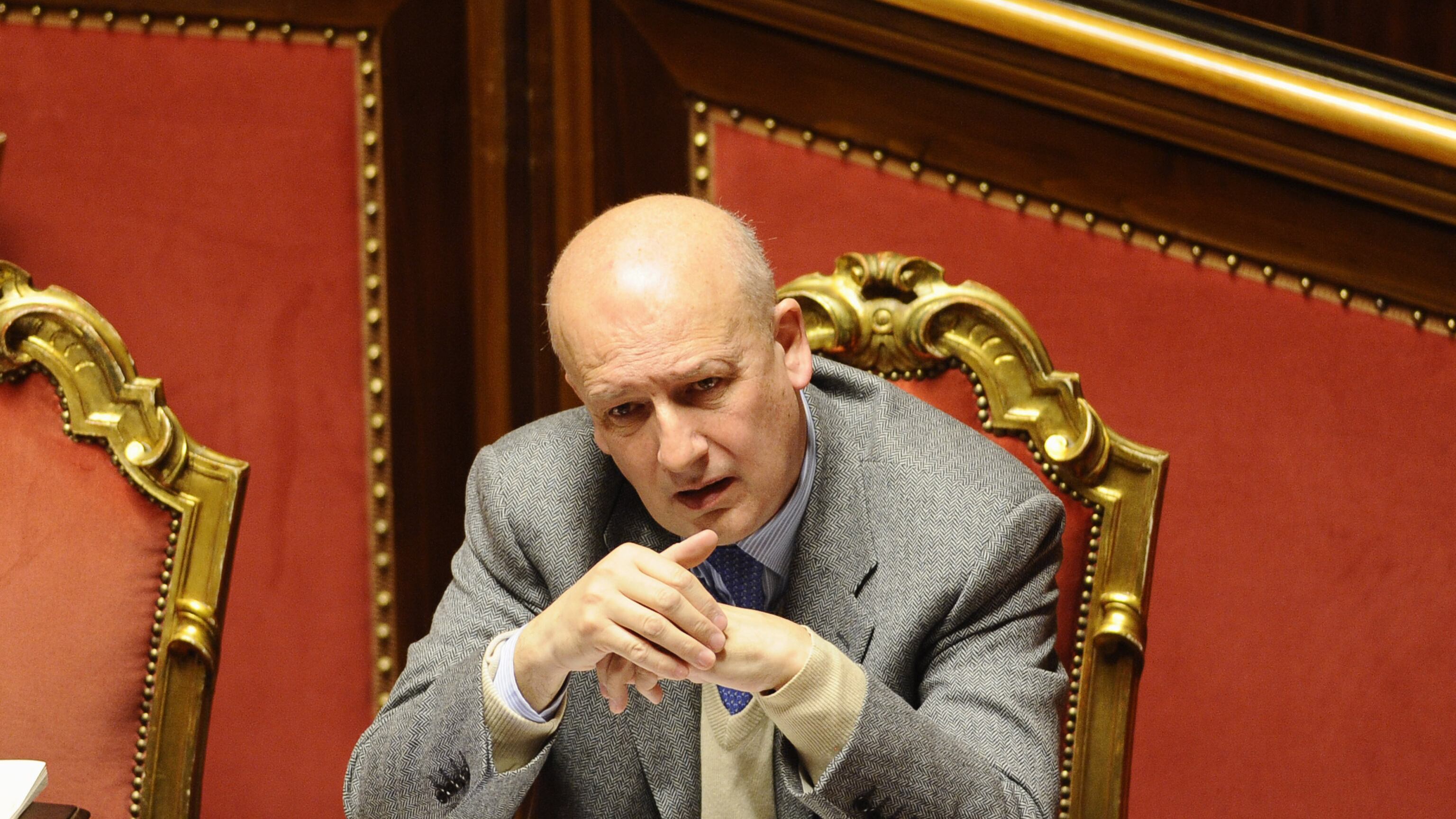 Decadenza, Bondi ad Alfano: "Se il Pdl accetta supinamente sono pronto a lasciare il Pdl"
