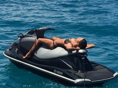 Belen e Mariana Rodriguez: la sfida sexy 26