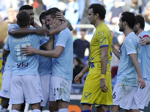 Serie A, la Lazio spazza via il Chievo e si prende il terzo posto. La Samp batte la Fiorentina