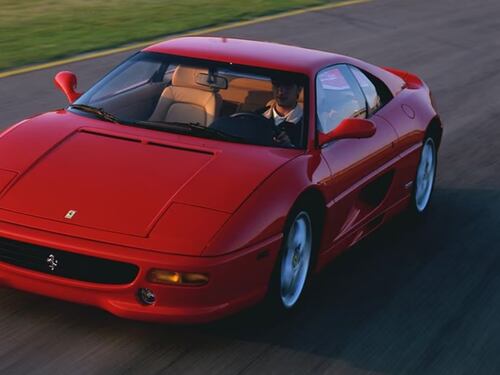 Ferrari F355, l’iconica supercar compie 30 anni