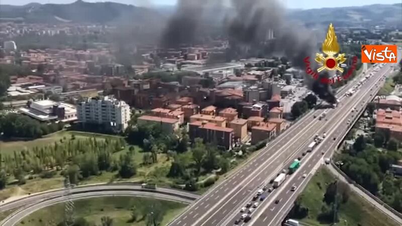 Inferno sulla A14: le foto dall'elicottero 7