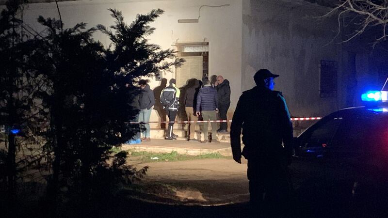 Duplice omicidio a Serranova, morti due coniugi: le immagini dal posto 2