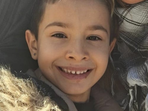 Avellino, bimbo di 8 anni muore schiacciato da tavolo di ferro: stava giocando in cortile