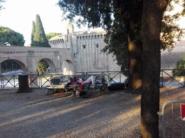 Degrado a San Pietro tra sporcizia, rom e clochard 15