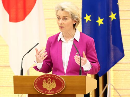 "Minaccia all'ordine globale". La von der Leyen silura Mosca