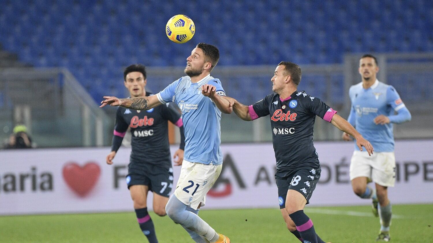 È una Lazio show: il Napoli "spuntato" cade ancora
