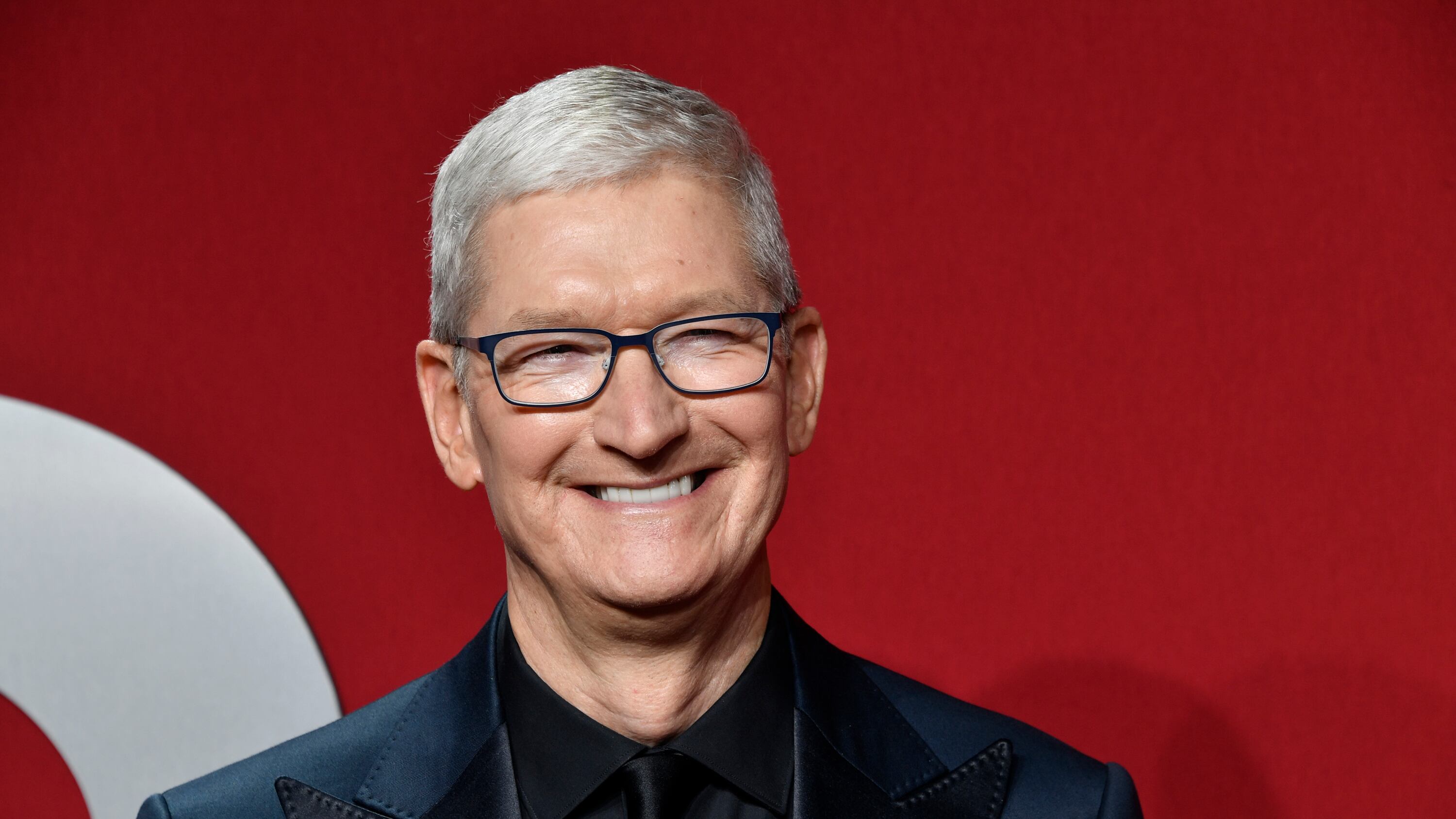 Tim Cook ammette che l’AI si sta mangiando i chip. E il conto arriverà a tutti