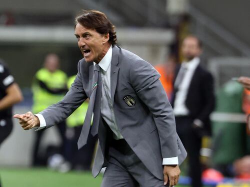 Mancini chiede il voto degli azzurri in Ungheria. "Amate di più l'Italia"