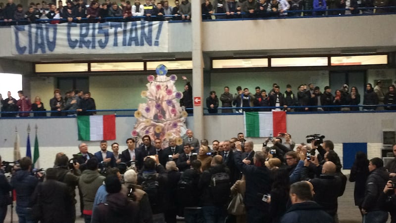 Di Maio contestato da studenti e lavoratori a Pomigliano 3