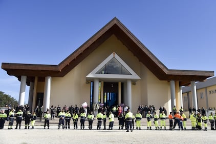  Latina, i funerali di Alessia e Martina Capasso 6
