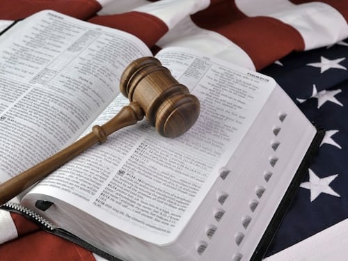 Oklahoma, una legge punirà chi pratica l'aborto