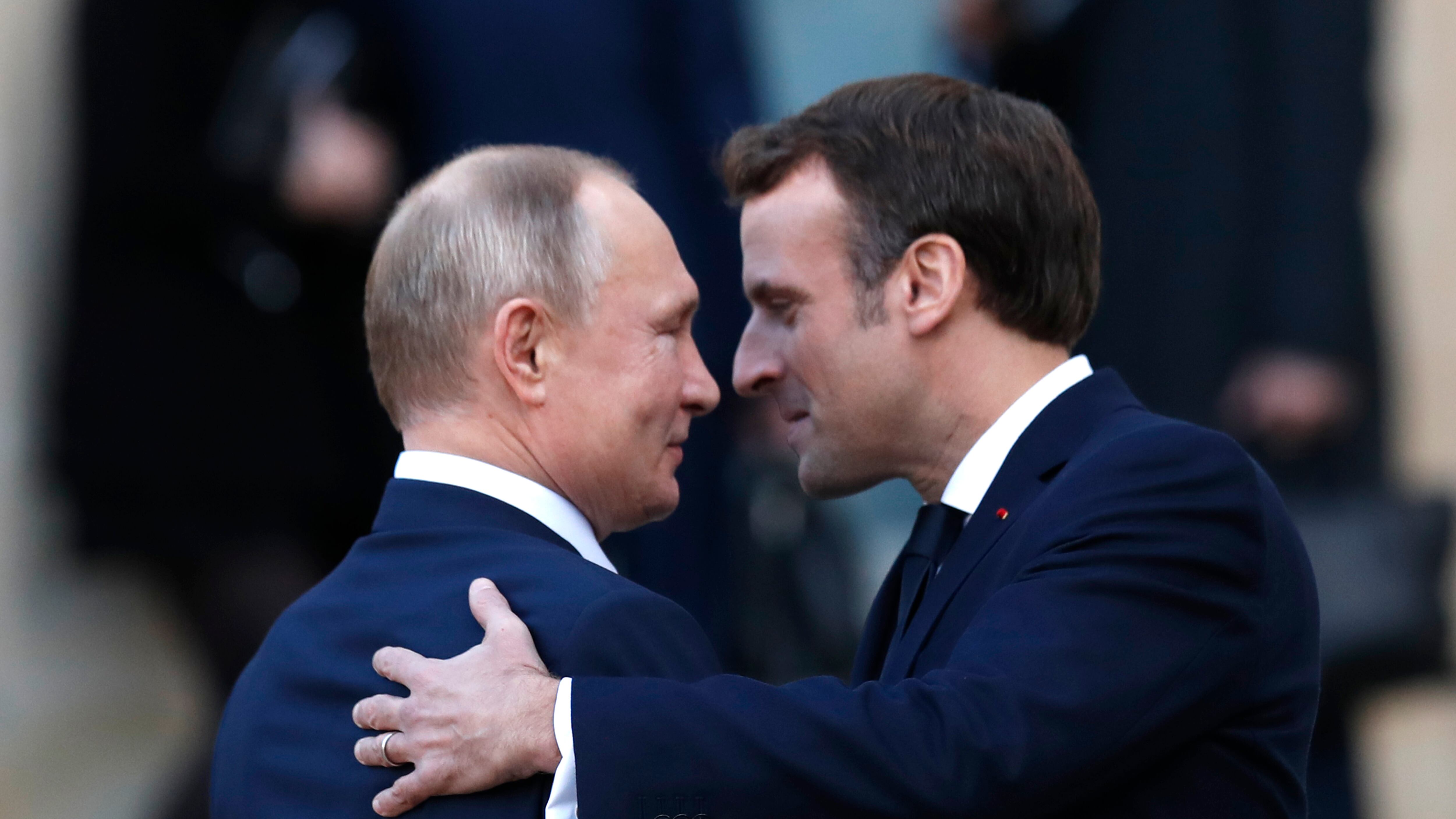 La telefonata di due ore tra Putin e Macron: cosa cambia adesso e cosa si sono detti