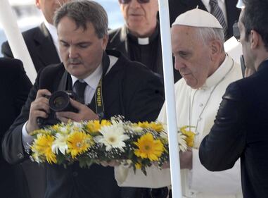 Una corona di fiori per ricordare i morti negli sbarchi 9