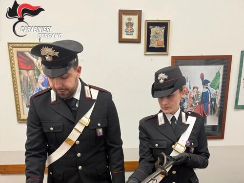 Orrore nella Bergamasca, marocchino aggredisce 26enne con una sciabola e la stupra