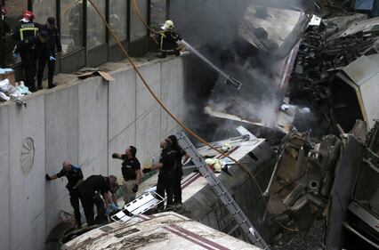 Decine di vittime nel deragliamento a Santiago 4
