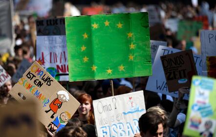 "Fridays for Future" :a Cologne la marcia per il clima  3