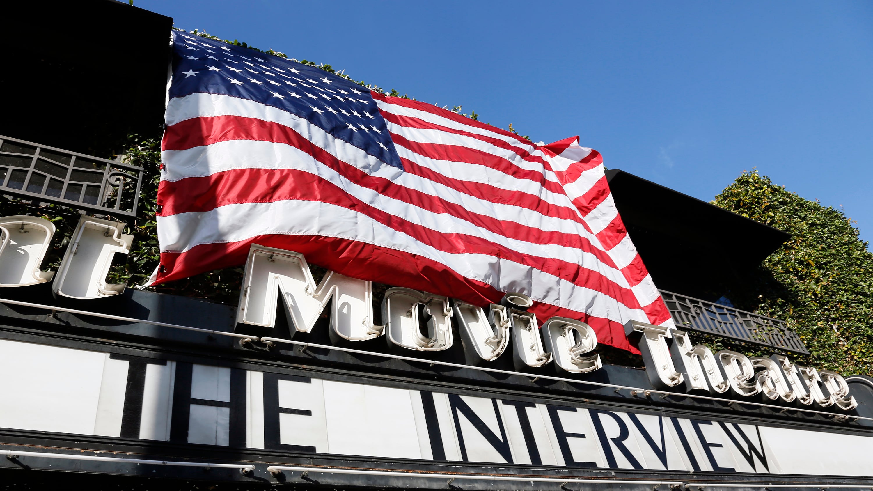 Pyongyang: "Obama si comporta da scimmia". Nuovo blackout internet