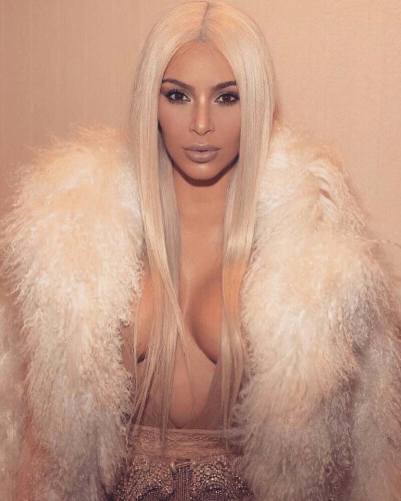 Emily Ratajkowski e Kim Kardashian in topless 4