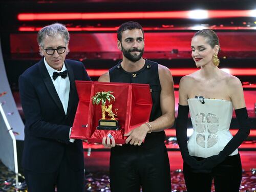 Sanremo: quali sono i premi per i cantanti oltre alla vittoria del Festival