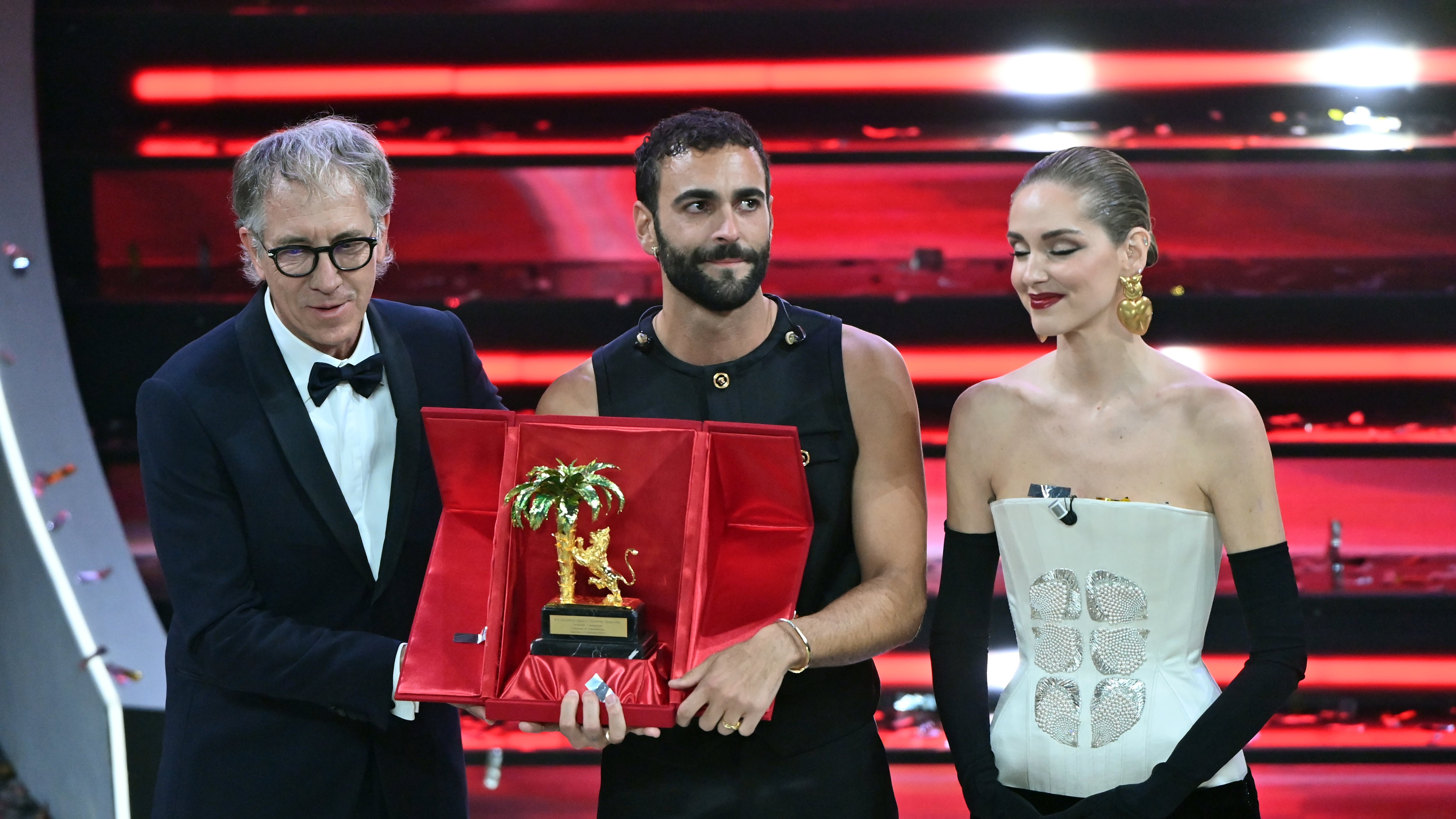 Sanremo: quali sono i premi per i cantanti oltre alla vittoria del Festival