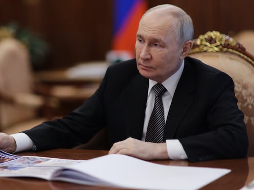 “Atmosfera tossica” attorno a Putin: il retroscena sull’insofferenza che cresce nel Cremlino