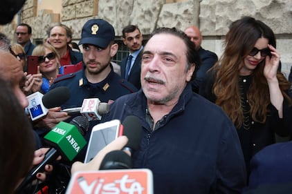 L'ultimo saluto a Gianni Boncompagni: la camera ardente è aperta al pubblico 2