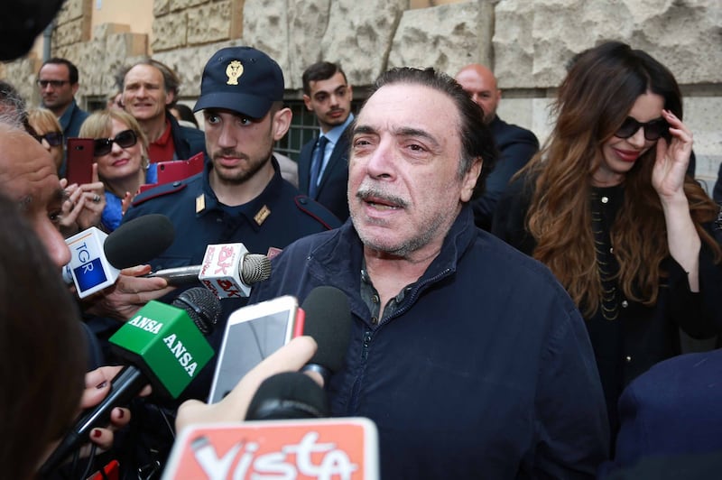 L'ultimo saluto a Gianni Boncompagni: la camera ardente è aperta al pubblico 2