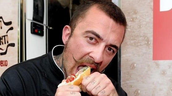Chef Rubio e quel tweet sui "Razzisti umbri", arriva denuncia FdI