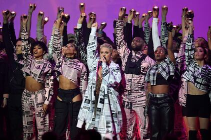 Brit Award 2019: Pink infiamma la platea 10