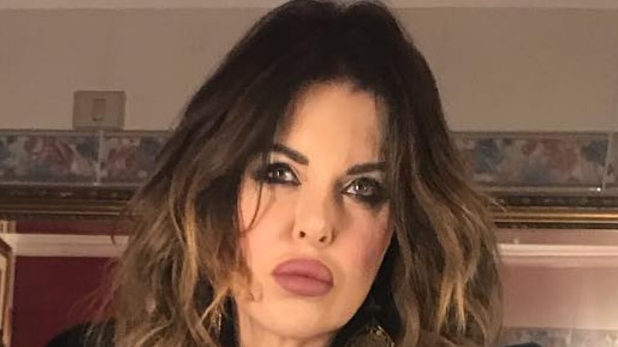 Alba Parietti: "Dovrebbero riaprire i manicomi"